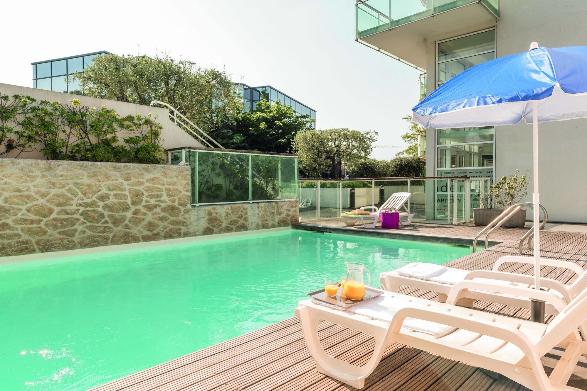 Appart'City Classic Antibes Exterior photo